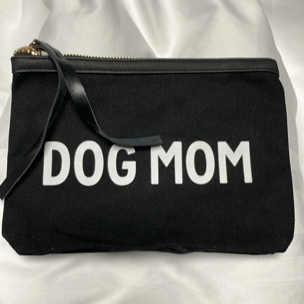 DOG MOM 9” wideX 6.5” highX 1.5 thick 2 Black Leather pulley Gold sturdy zipper